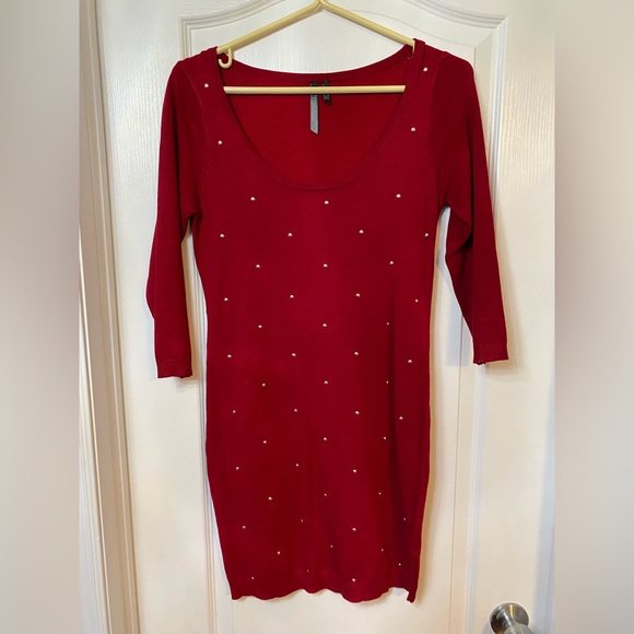 Red extra long sweater size L, silver dot details all over front not on back - Picture 3 of 6